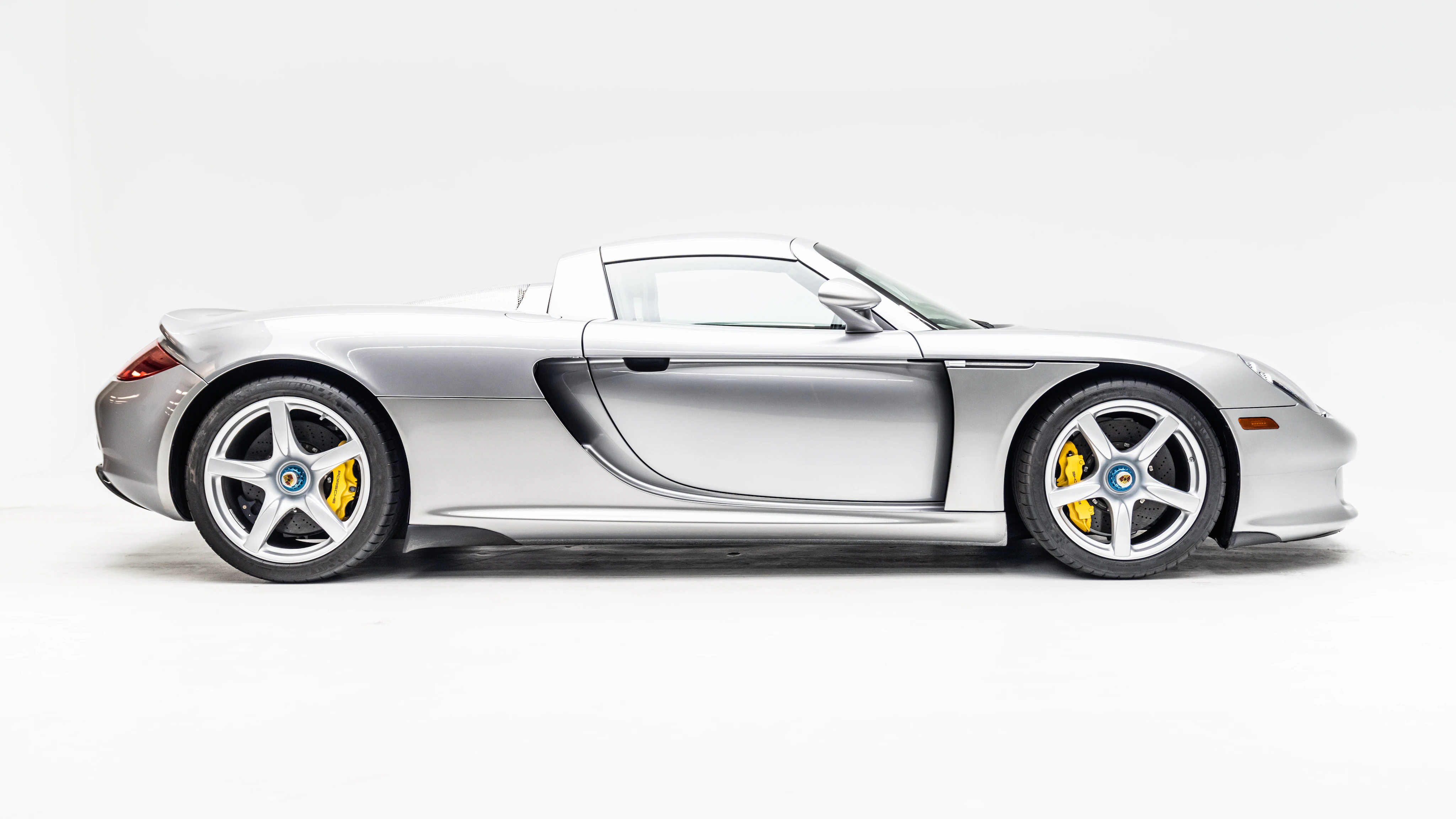 2005 Porsche Carrera GT, 4/16