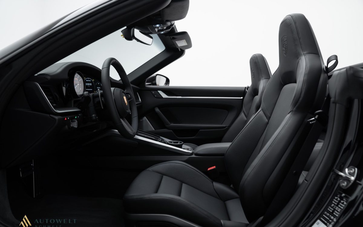 2023 Porsche 911 Turbo S Cabriolet PDK, 3/5
