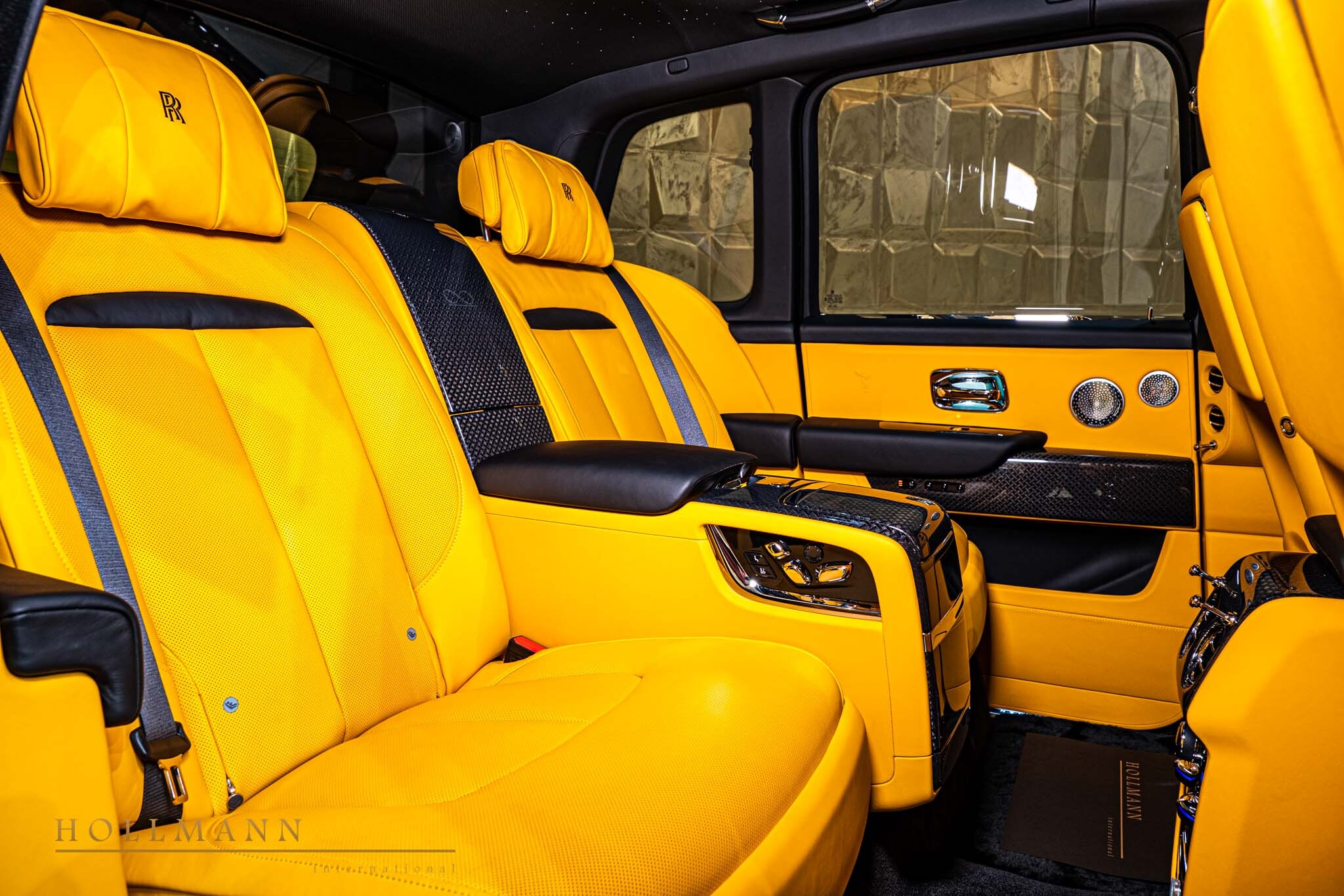 2023 Rolls-Royce Cullinan Black Badge, 3/16