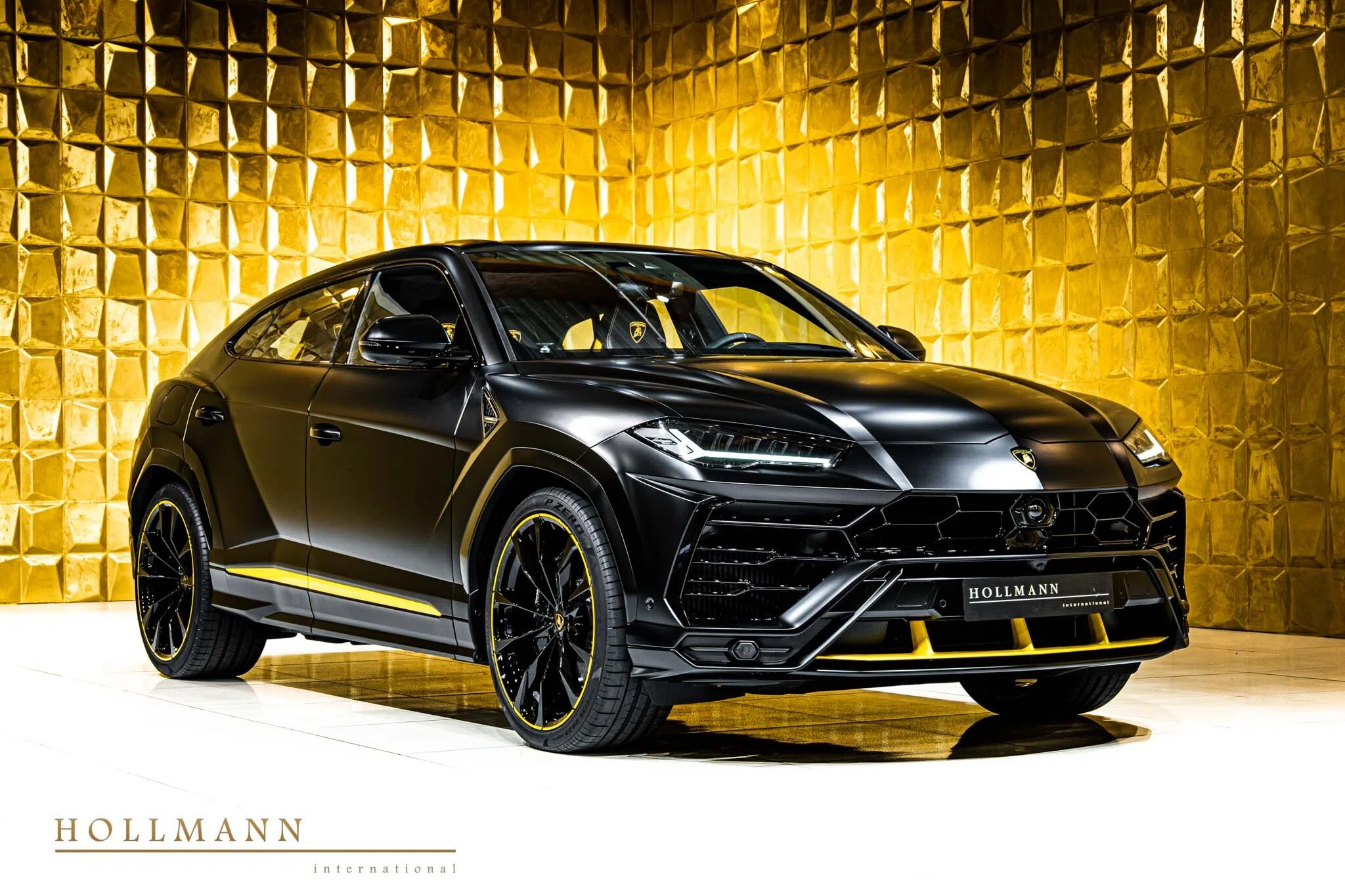 2023 Lamborghini Capsule Collection "Urus Graphite"
