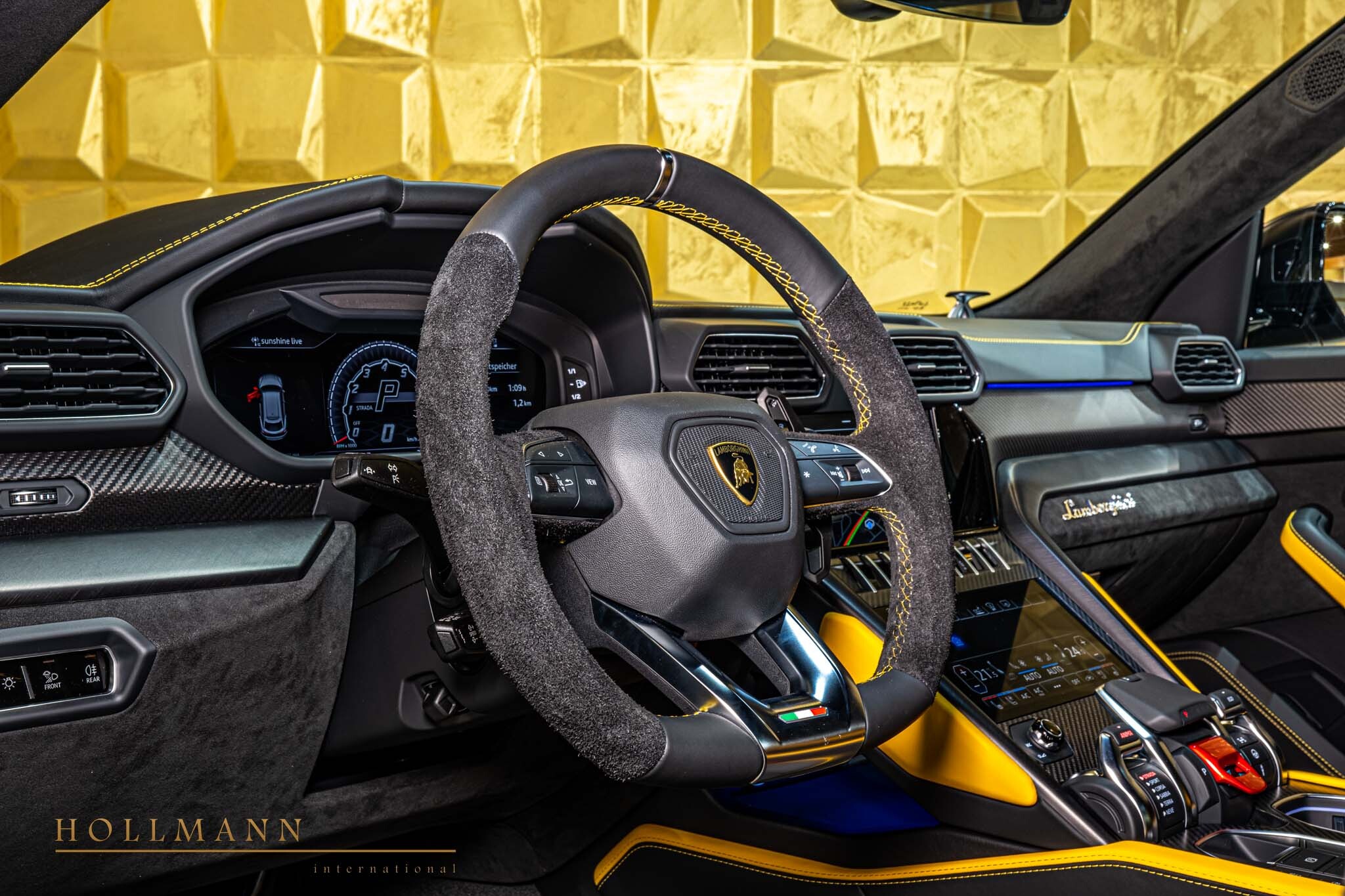 2023 Lamborghini Capsule Collection "Urus Graphite", 3/17