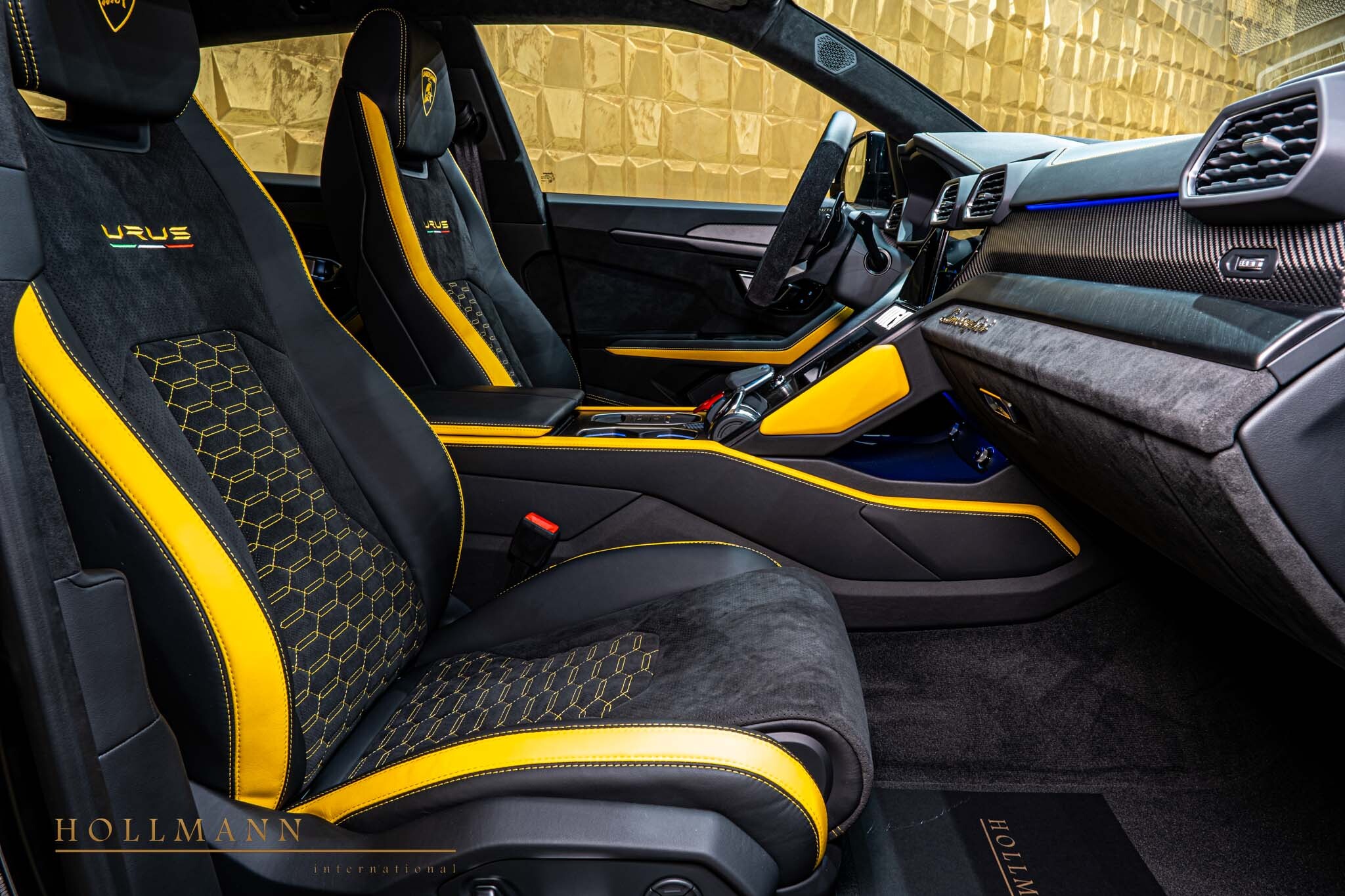 2023 Lamborghini Capsule Collection "Urus Graphite", 9/17