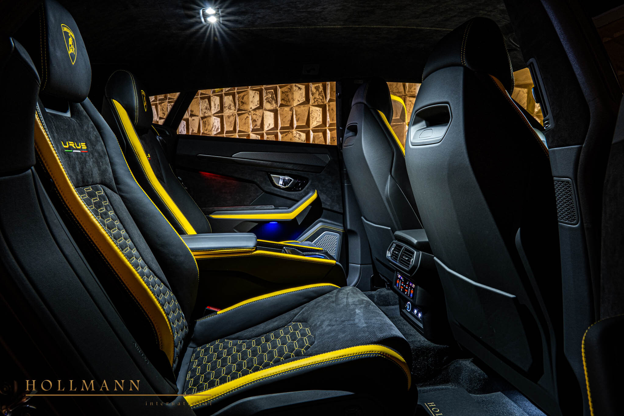 2023 Lamborghini Capsule Collection "Urus Graphite", 10/17