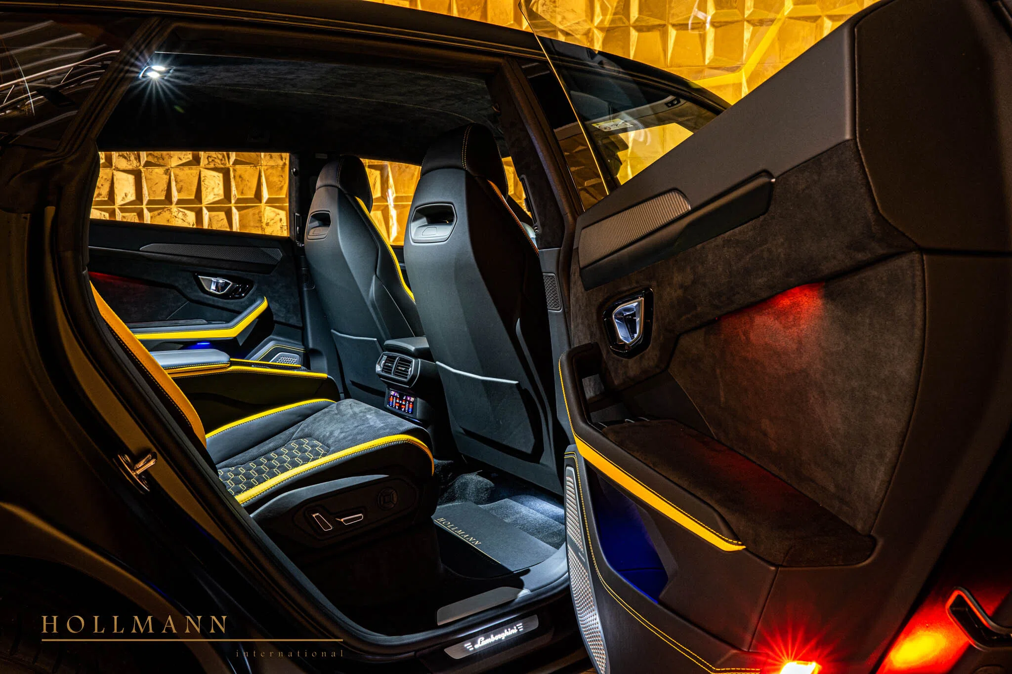 2023 Lamborghini Capsule Collection "Urus Graphite" interior, seats