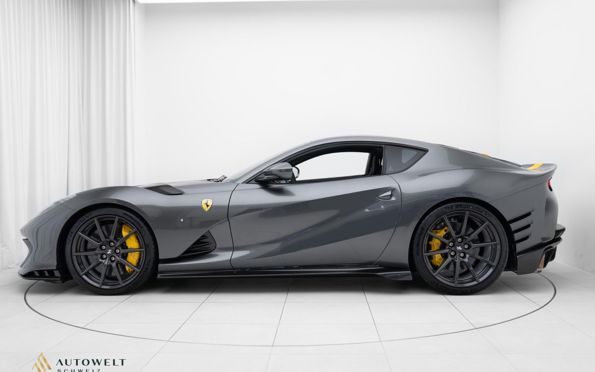Ferrari 812 Competizione, 2/5