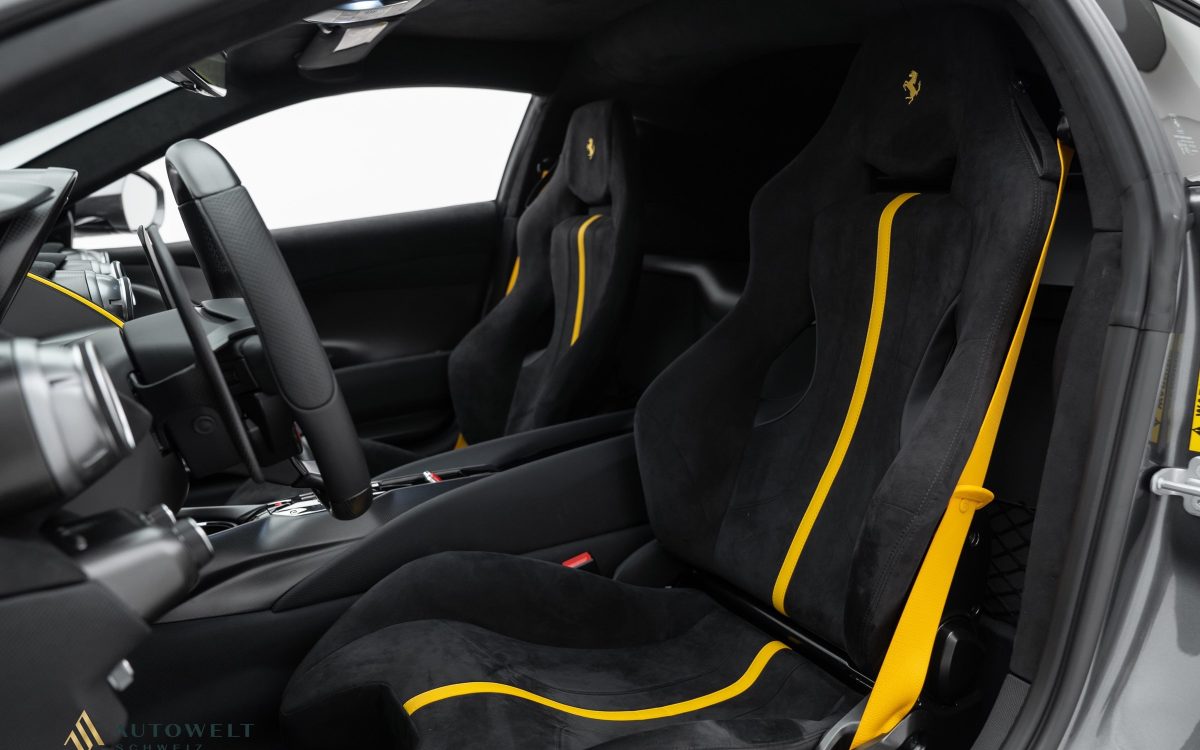 Ferrari 812 Competizione, 5/5