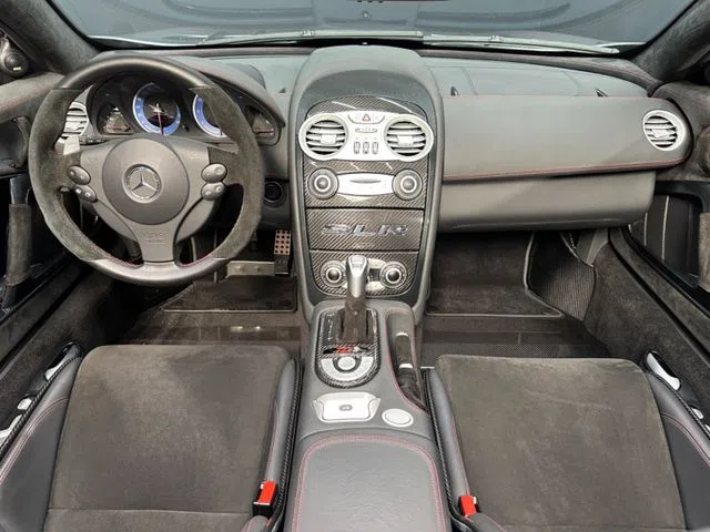 Mercedes-Benz SLR 722 S Roadster interior, dashboard