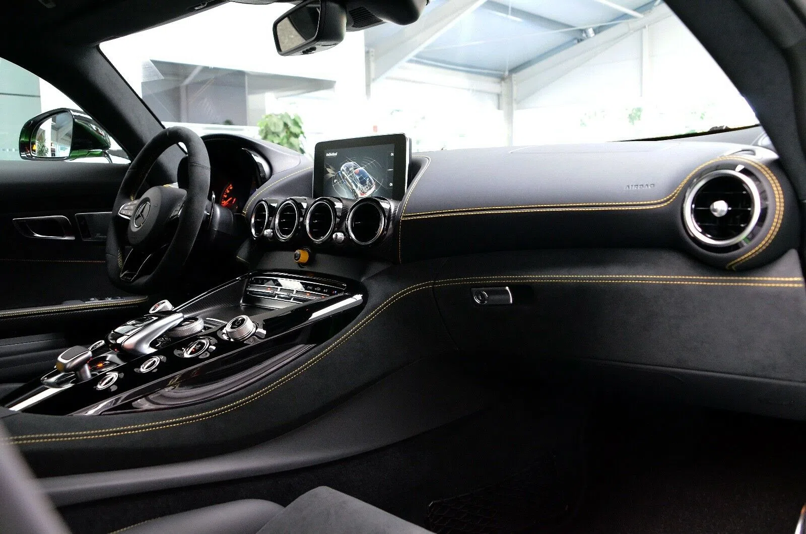 2018 Mercedes-Benz AMG GT R interior, dashboard, Black