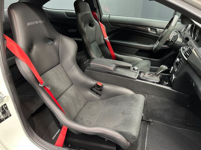 Mercedes-Benz C 63 AMG Black Series, 4/18