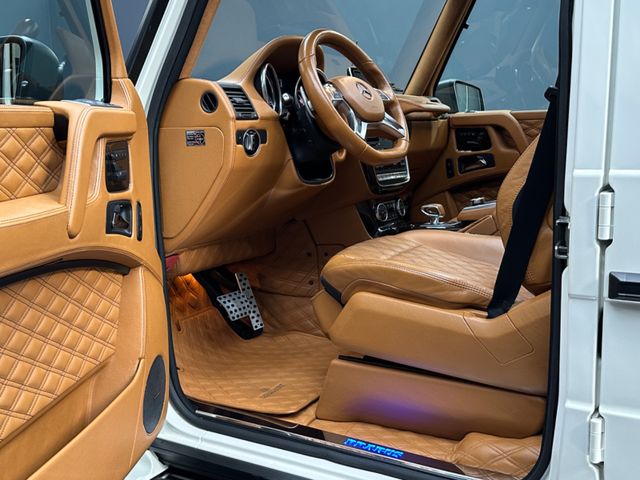 BRABUS G 700 6x6, 4/15