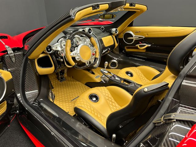 2019 Pagani Huayra Roadster, 2/4