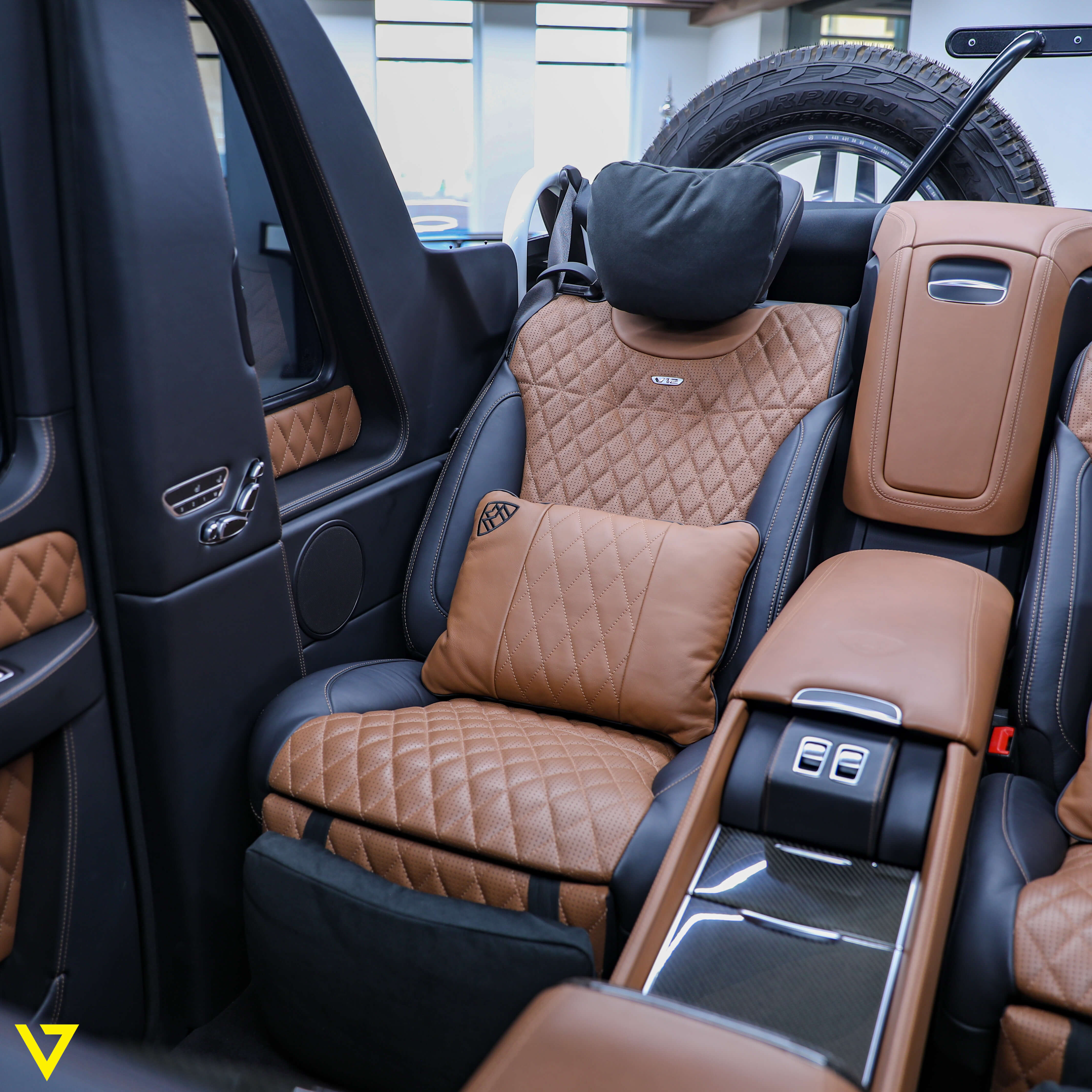 2018 Mercedes-Maybach G 650 Landaulet, 6/14