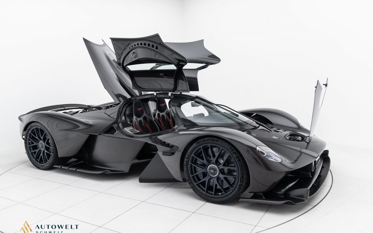 Aston Martin Valkyrie Carbon Edition