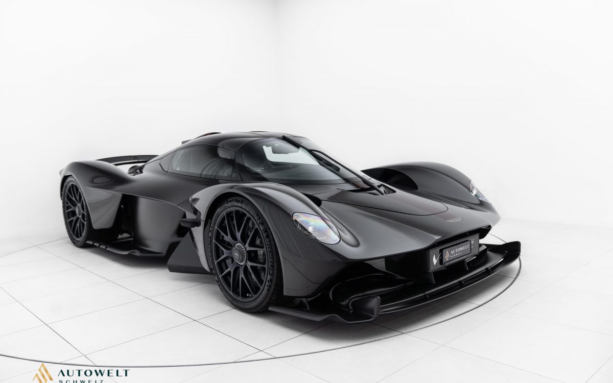 Aston Martin Valkyrie Carbon Edition, 2/7