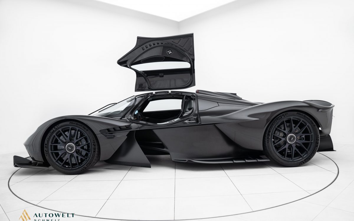 Aston Martin Valkyrie Carbon Edition, 3/7