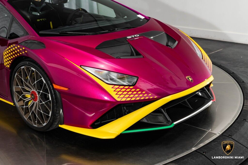 2022 Lamborghini Huracán STO, 2/19