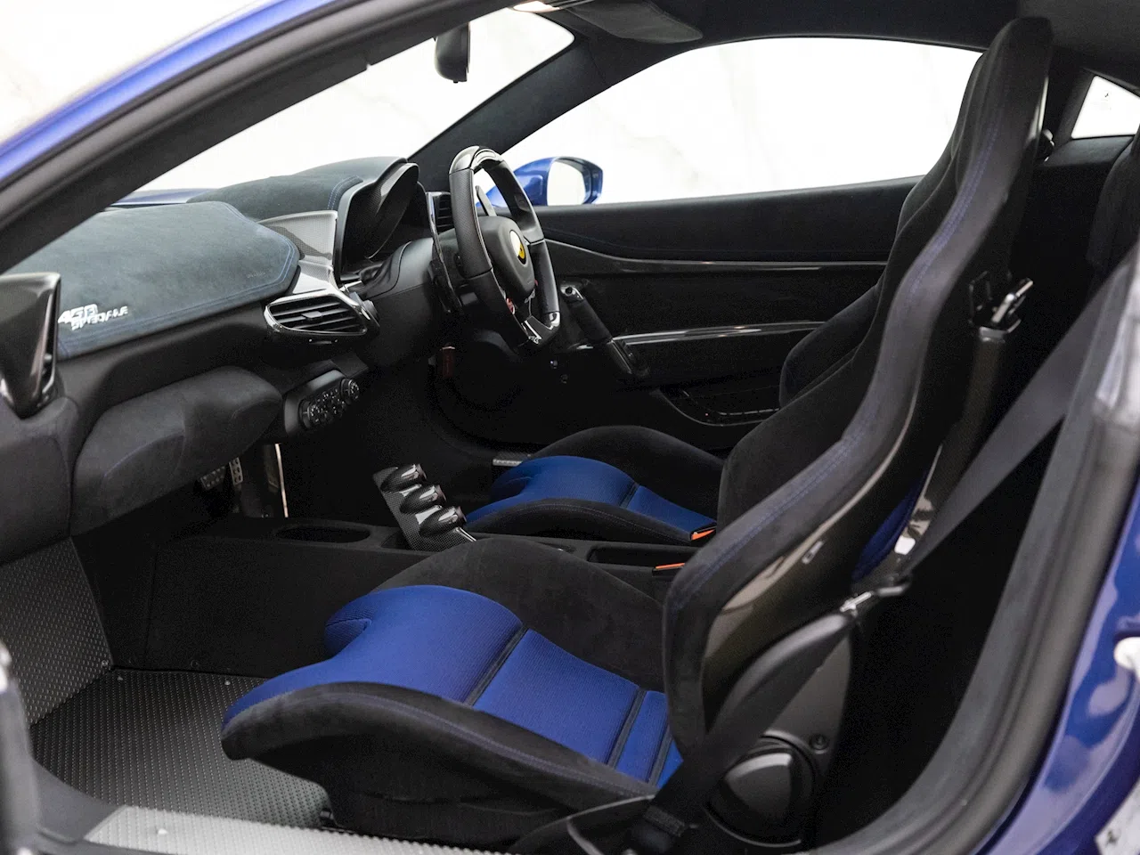 2015 Ferrari 458 Speciale interior, seats, Nero Alcantara
