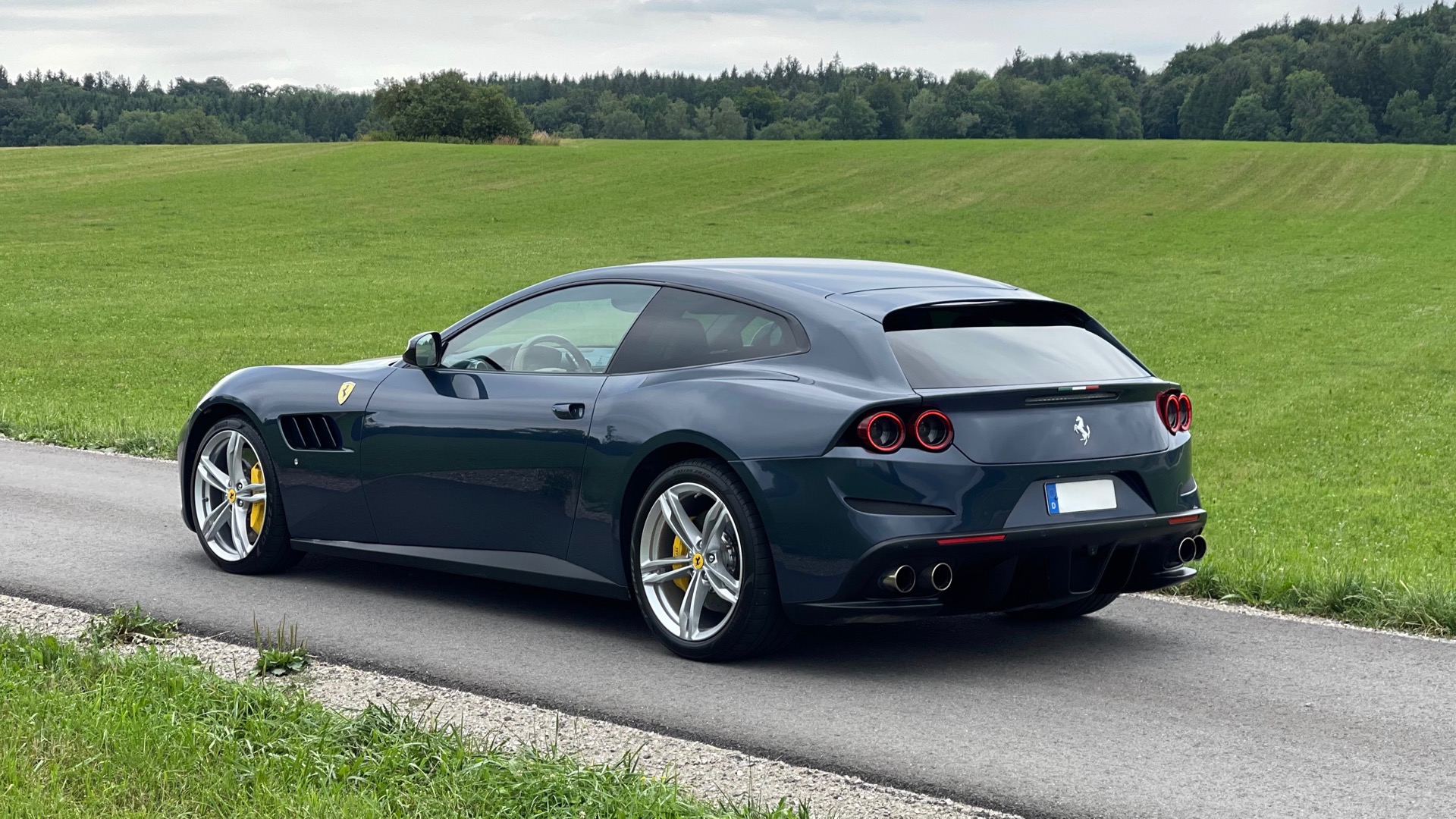 2017 Ferrari GTC4Lusso, 3/14
