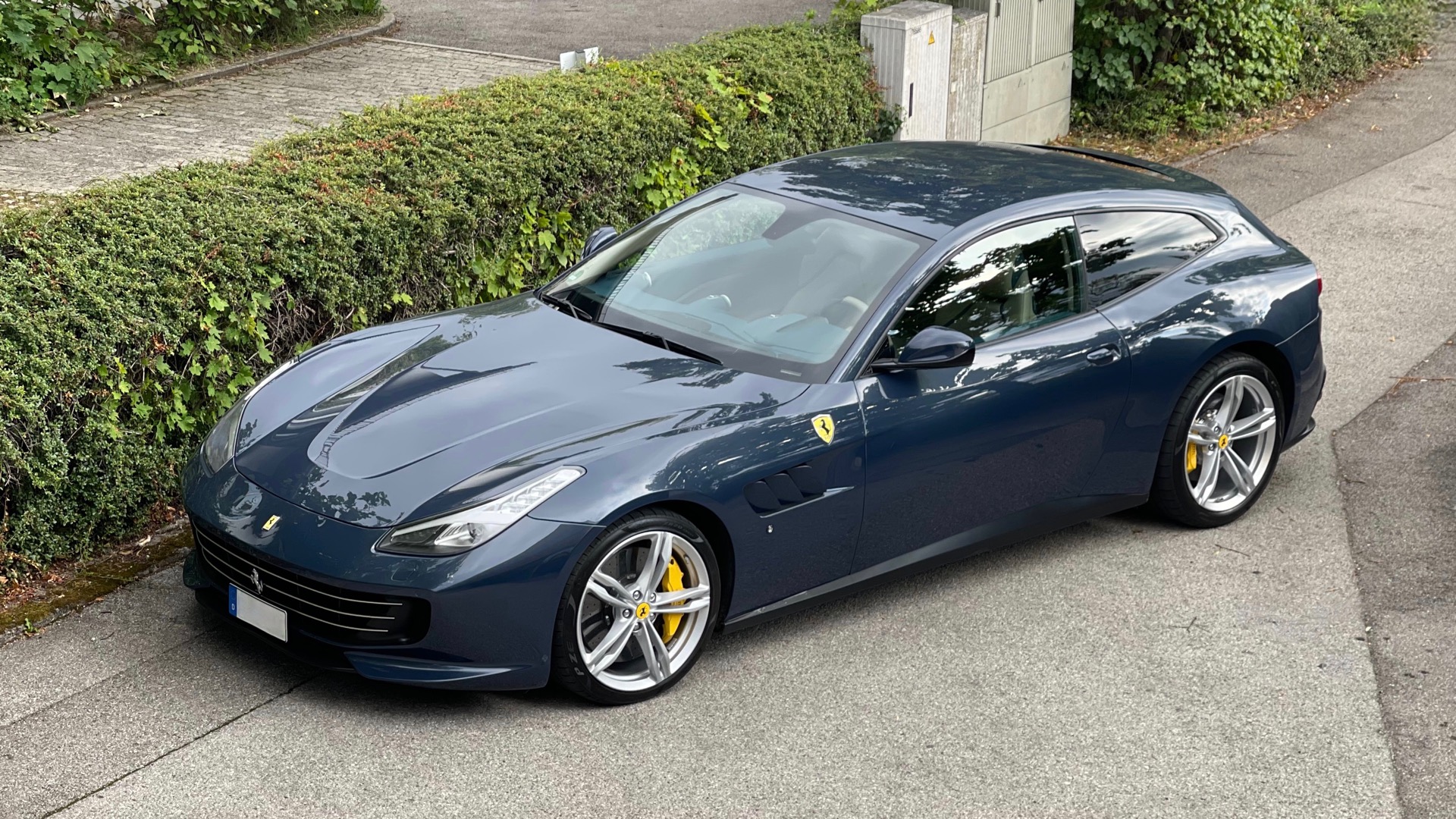 2017 Ferrari GTC4Lusso, 10/14