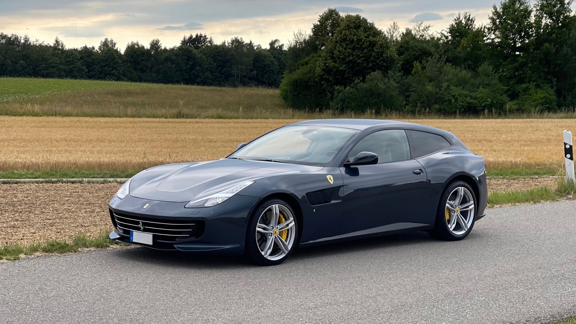 2017 Ferrari GTC4Lusso, 12/14