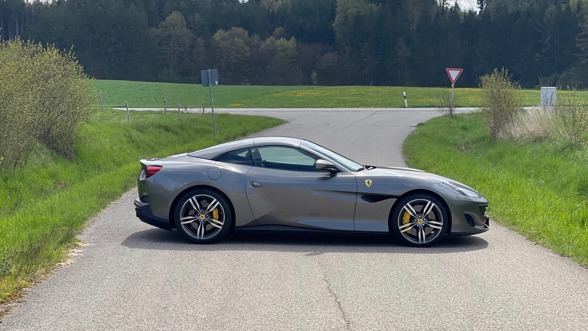 2020 Ferrari Portofino, 3/18