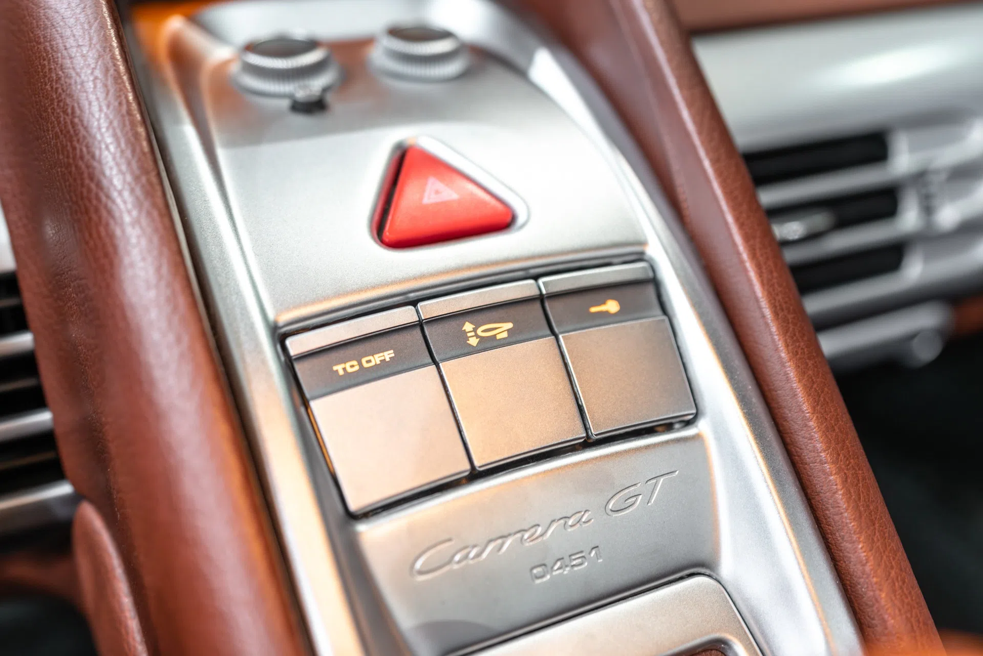 2005 Porsche Carrera GT interior, center console, Dark Gray