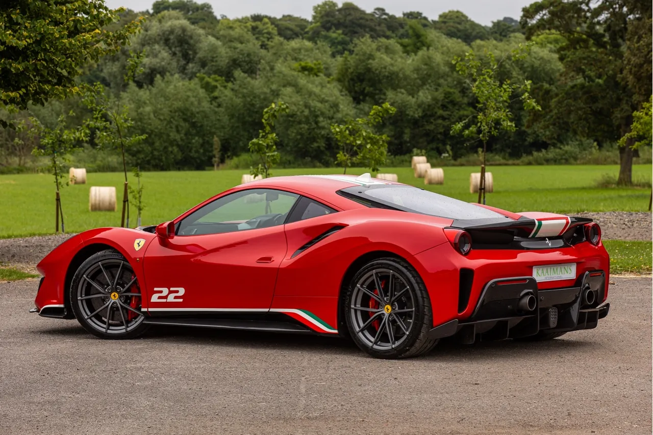 2020 Ferrari 488 Pista Piloti, 8/16