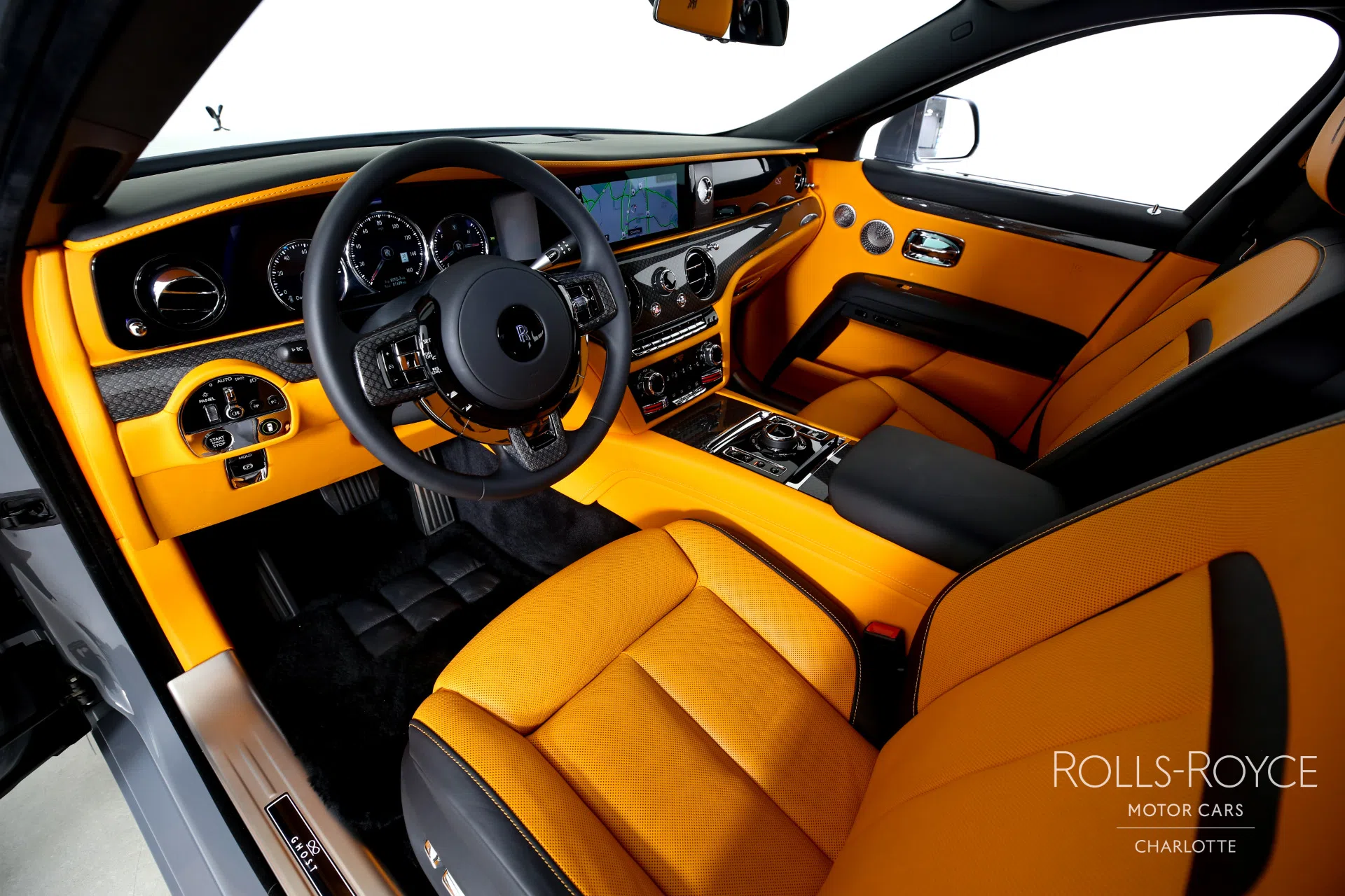 2022 Rolls-Royce Black Badge Ghost interior, Mandarin/Black