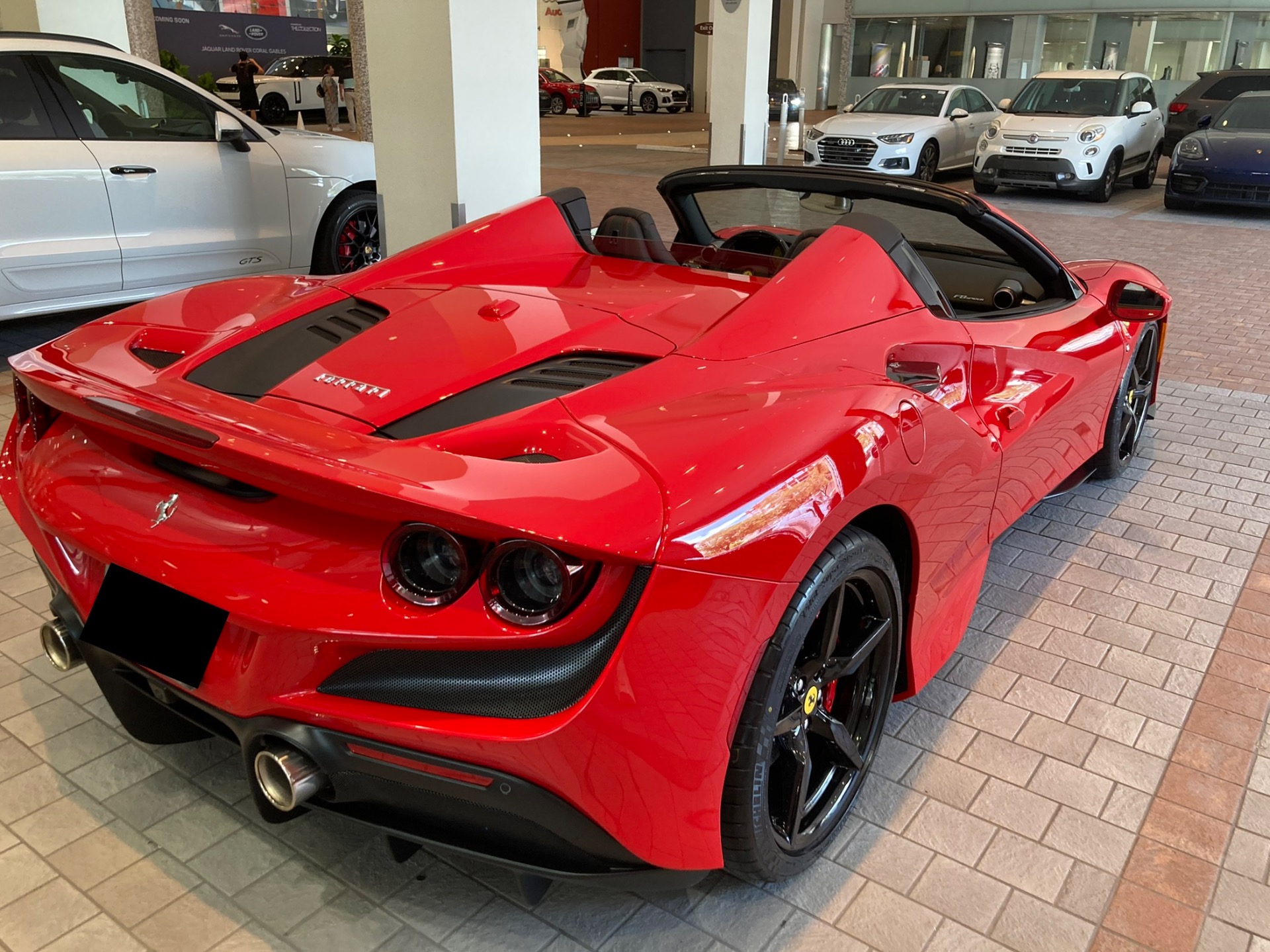 2022 Ferrari F8 Spider, 4/13