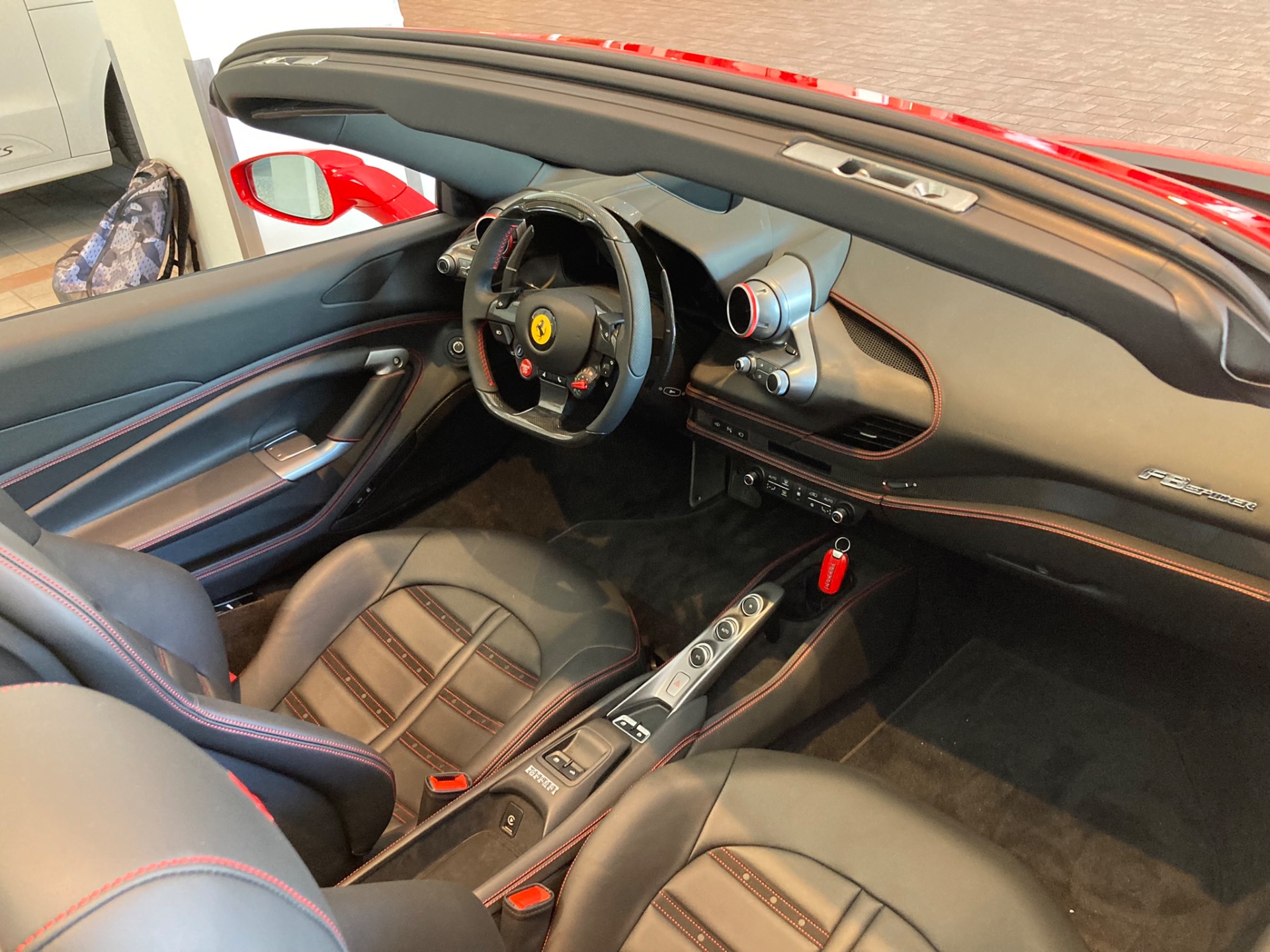 2022 Ferrari F8 Spider, 6/13