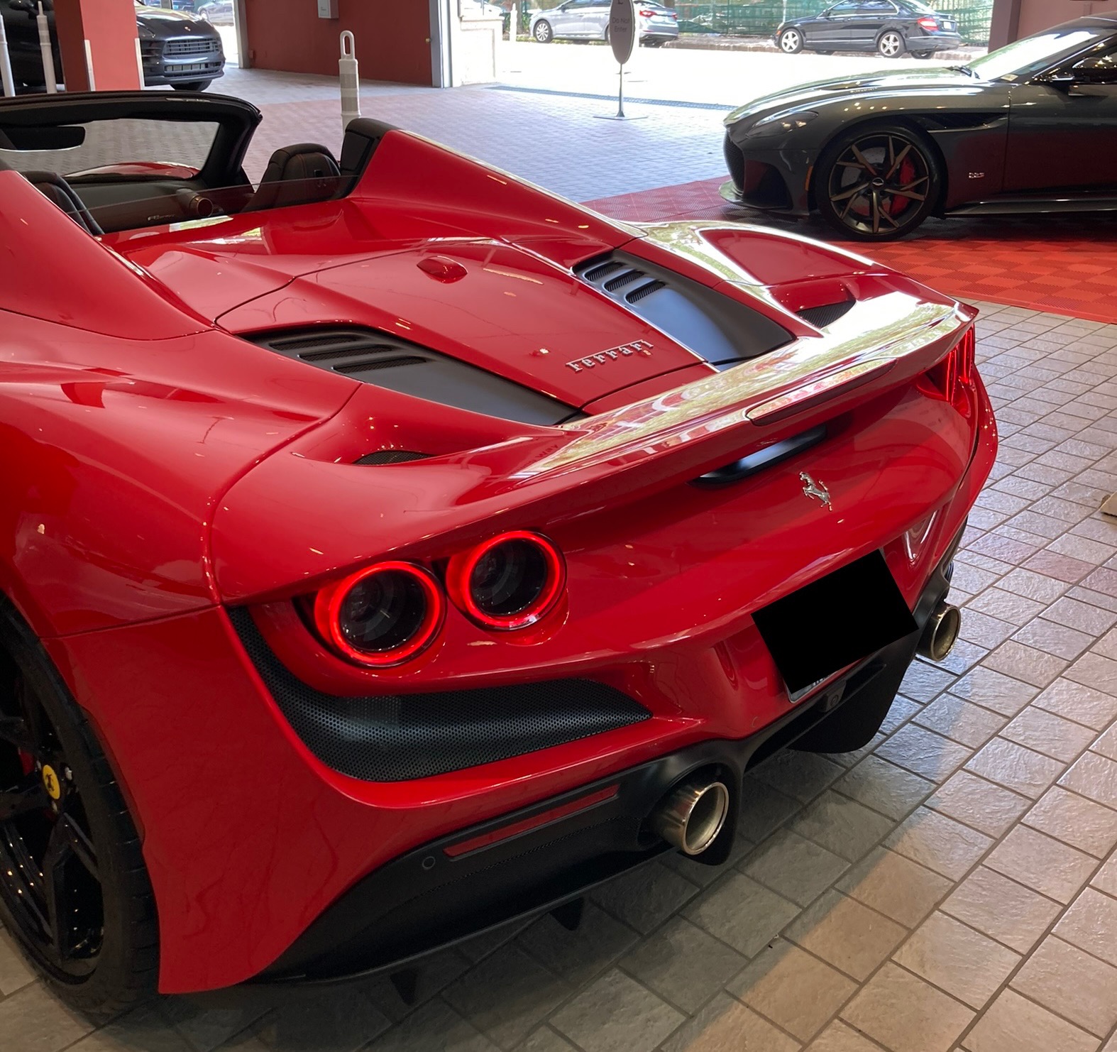 2022 Ferrari F8 Spider, 7/13