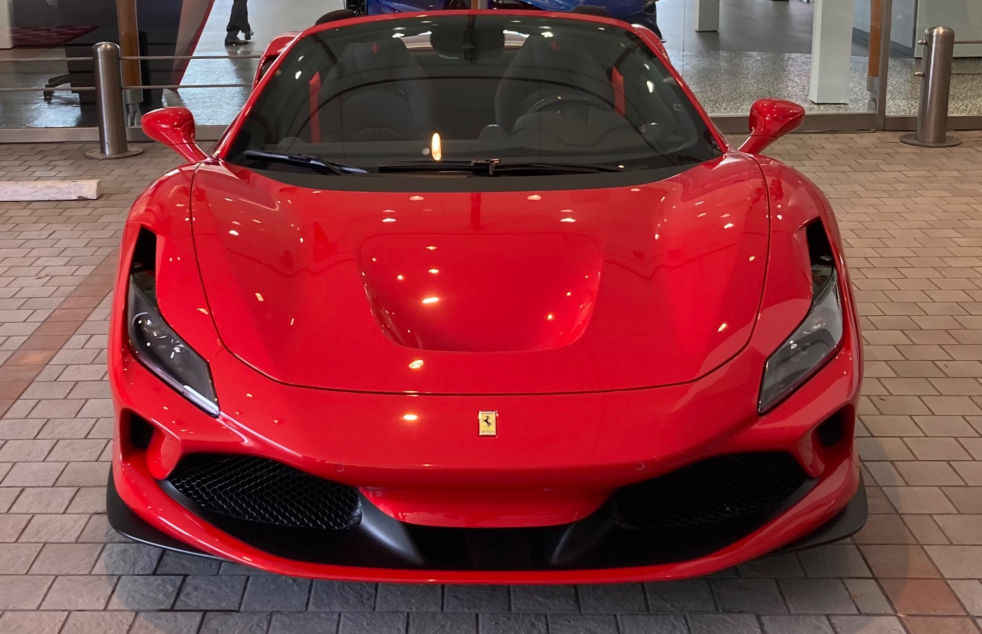 2022 Ferrari F8 Spider, 8/13