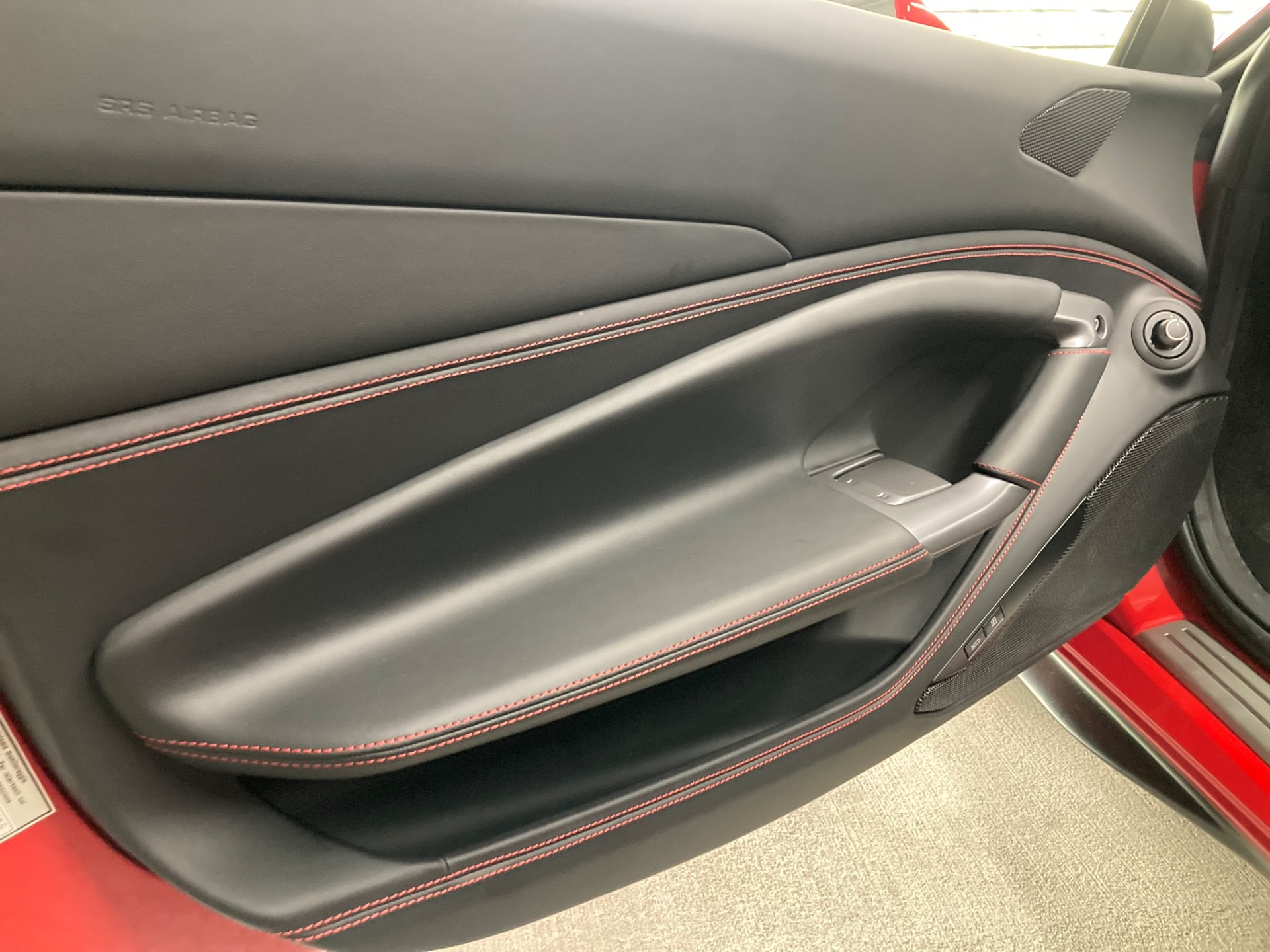 2022 Ferrari F8 Spider, 10/13