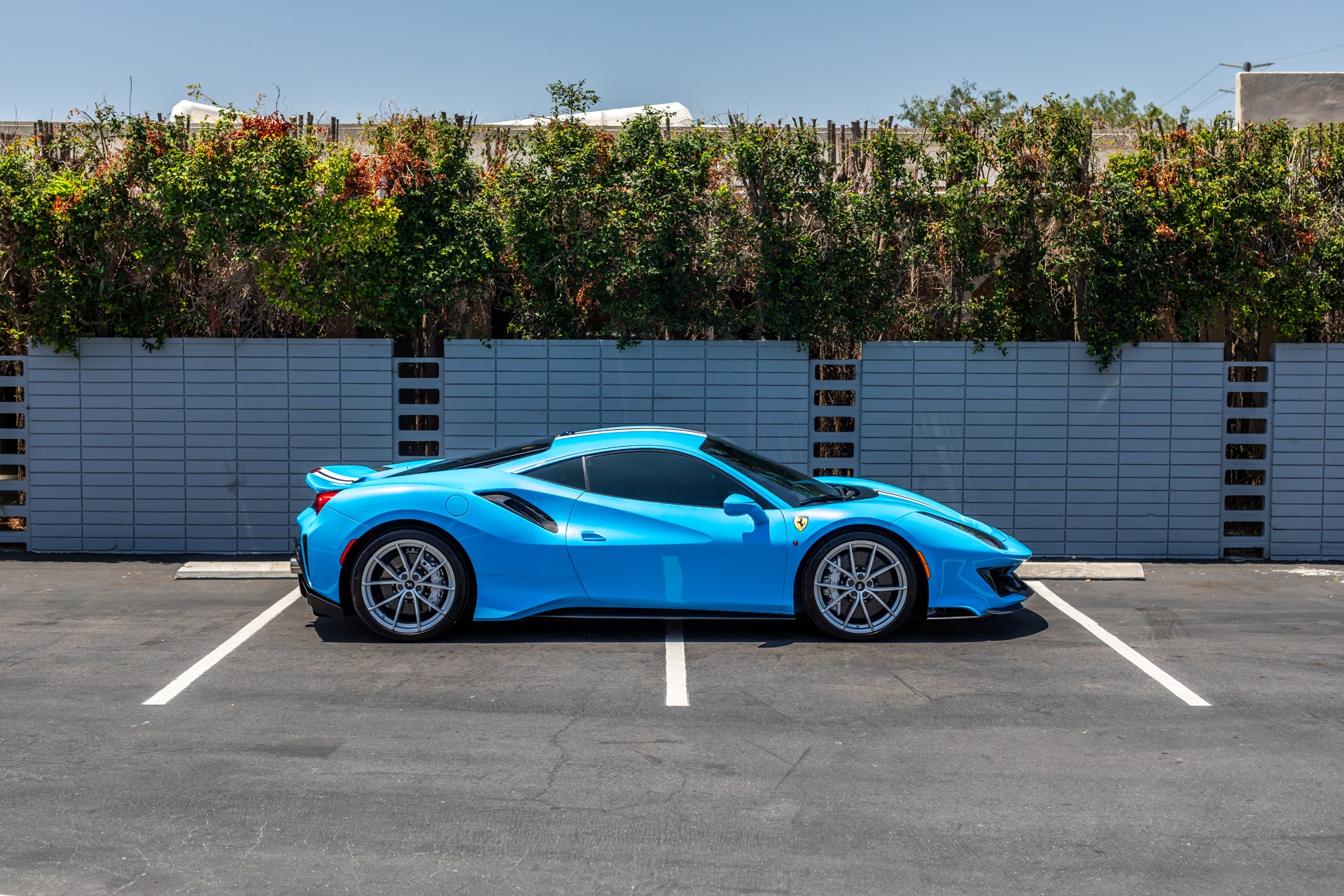 2020 Ferrari 488 Pista, 4/17