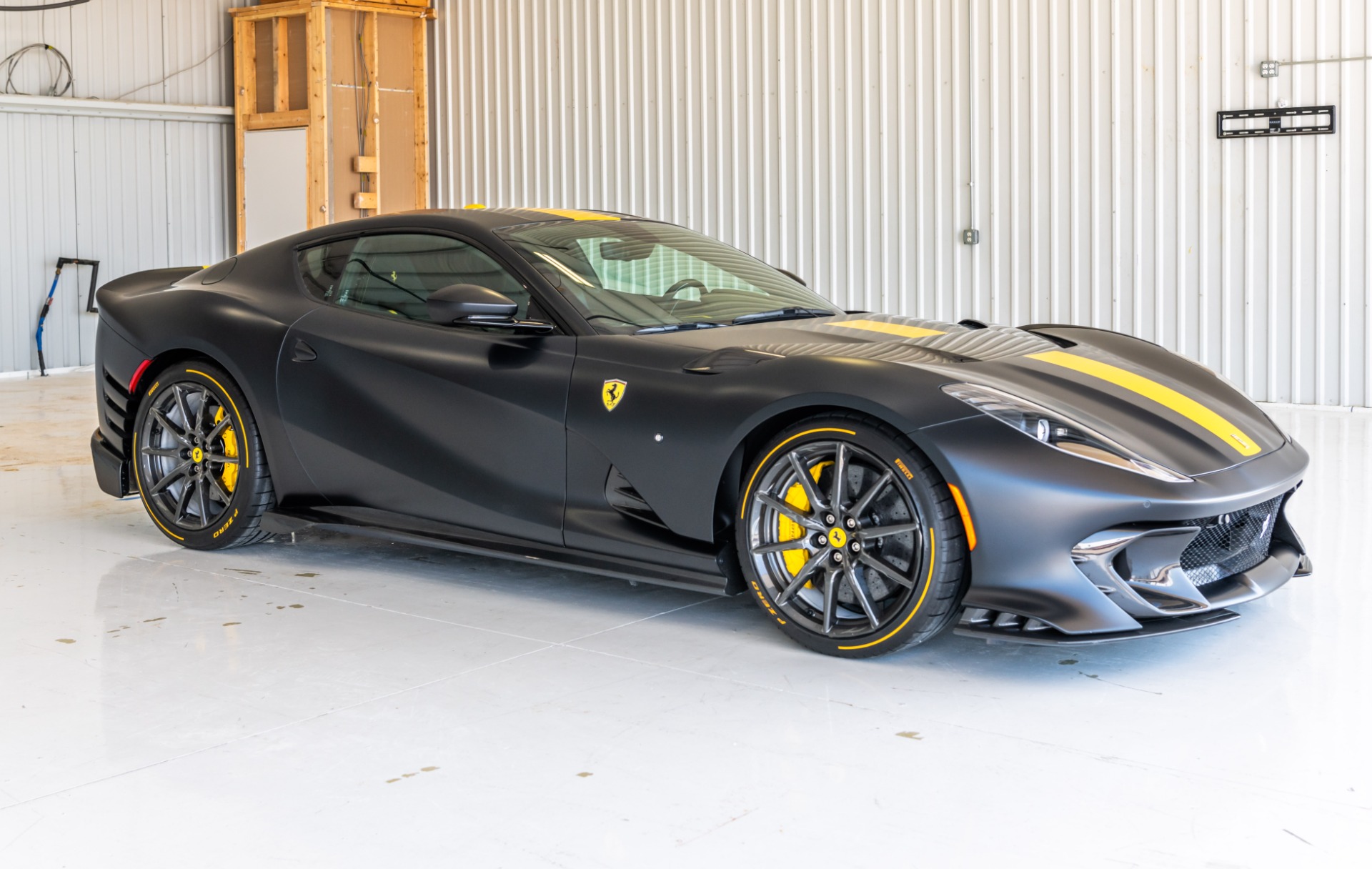 2022 Ferrari 812 Competizione, 10/19