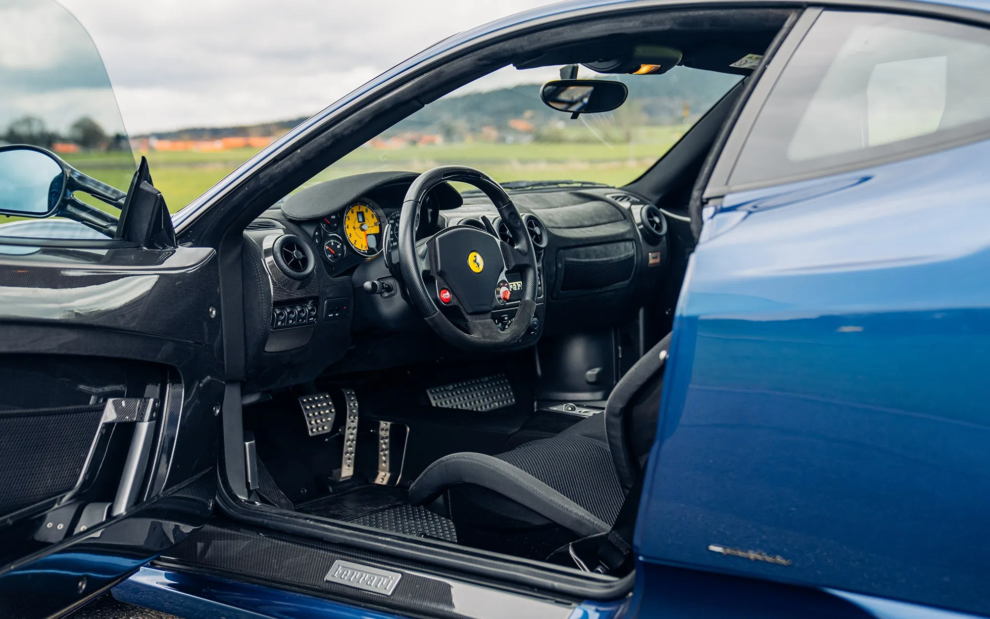 2009 Ferrari 430 Scuderia interior, dashboard