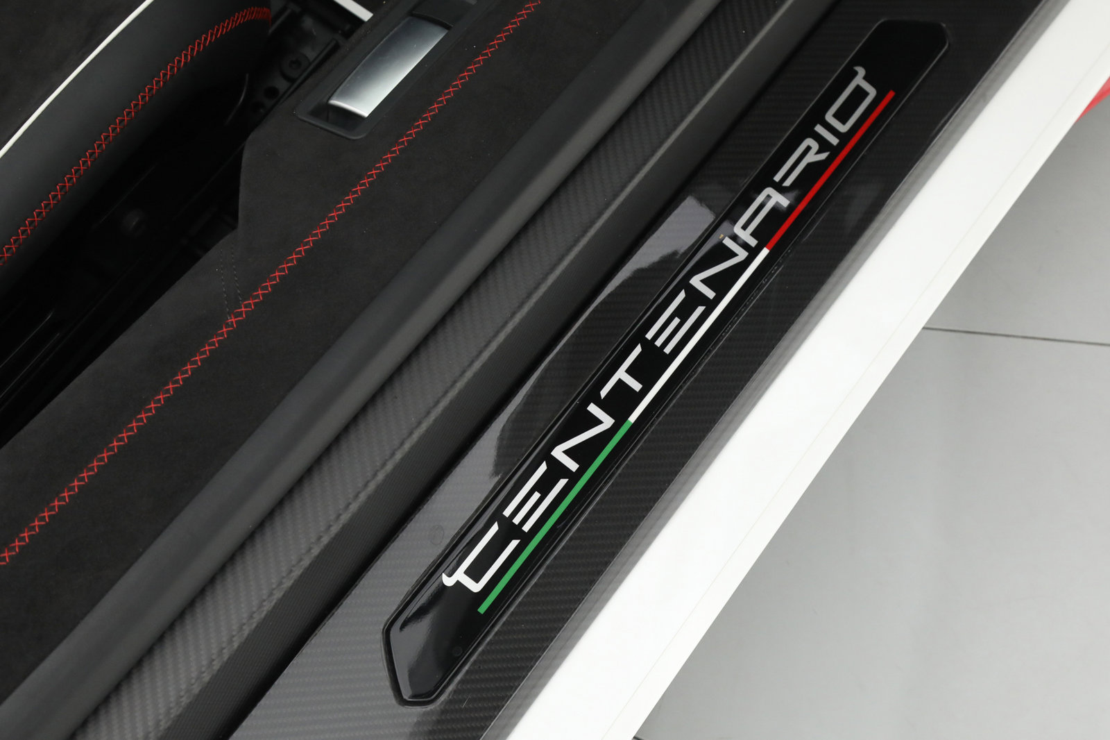 2017 LAMBORGHINI CENTENARIO ROADSTER, 22/23