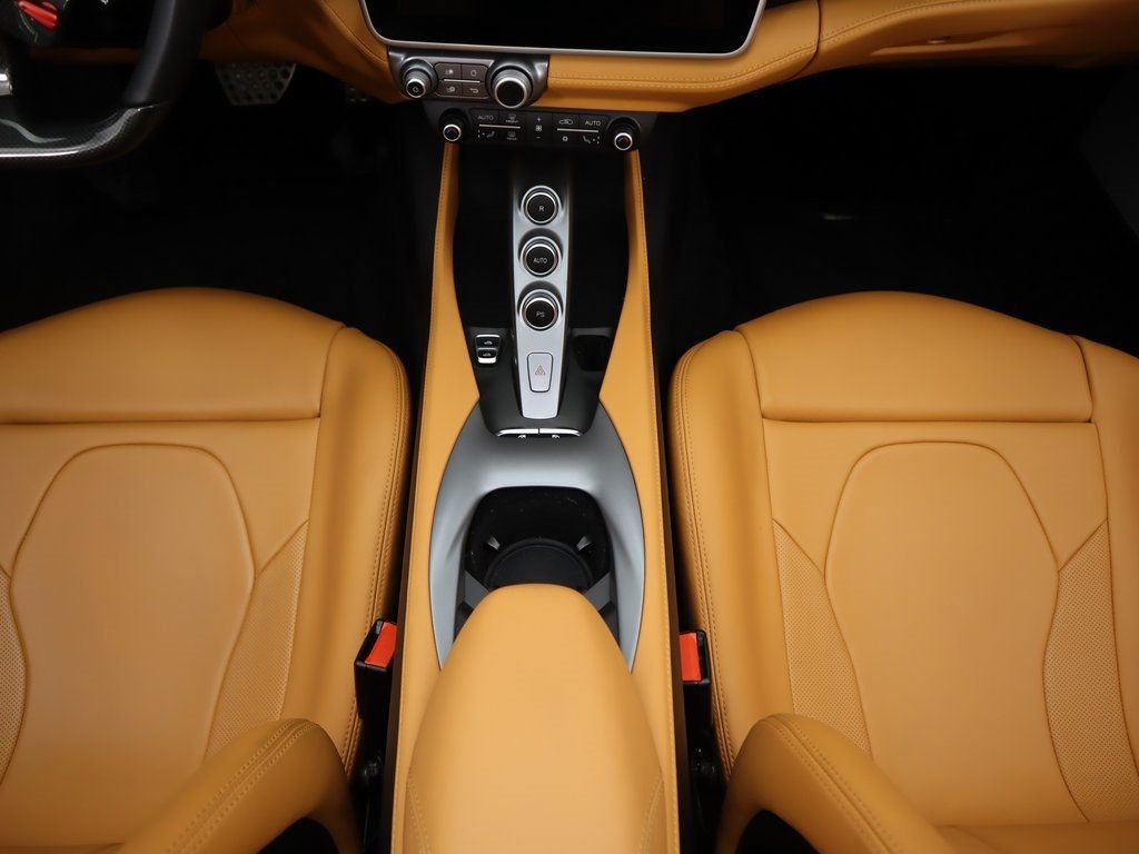 2019 Ferrari Portofino, 16/17