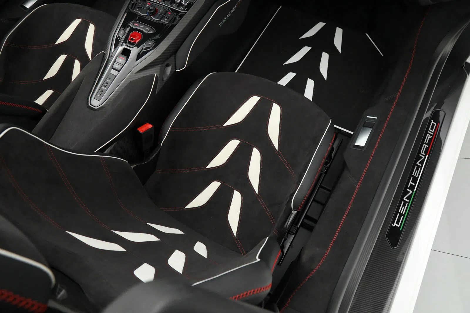 2017 Lamborghini Centenario Roadster interior, seats