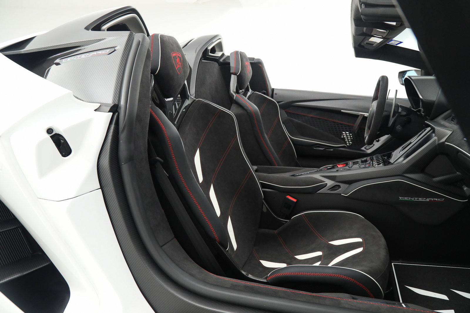 2017 LAMBORGHINI CENTENARIO ROADSTER, 9/23