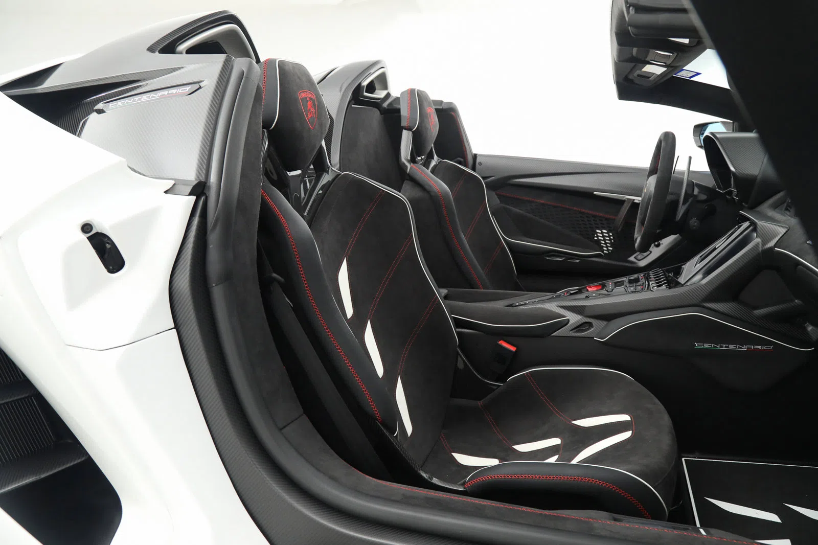 2017 Lamborghini Centenario Roadster interior, seats