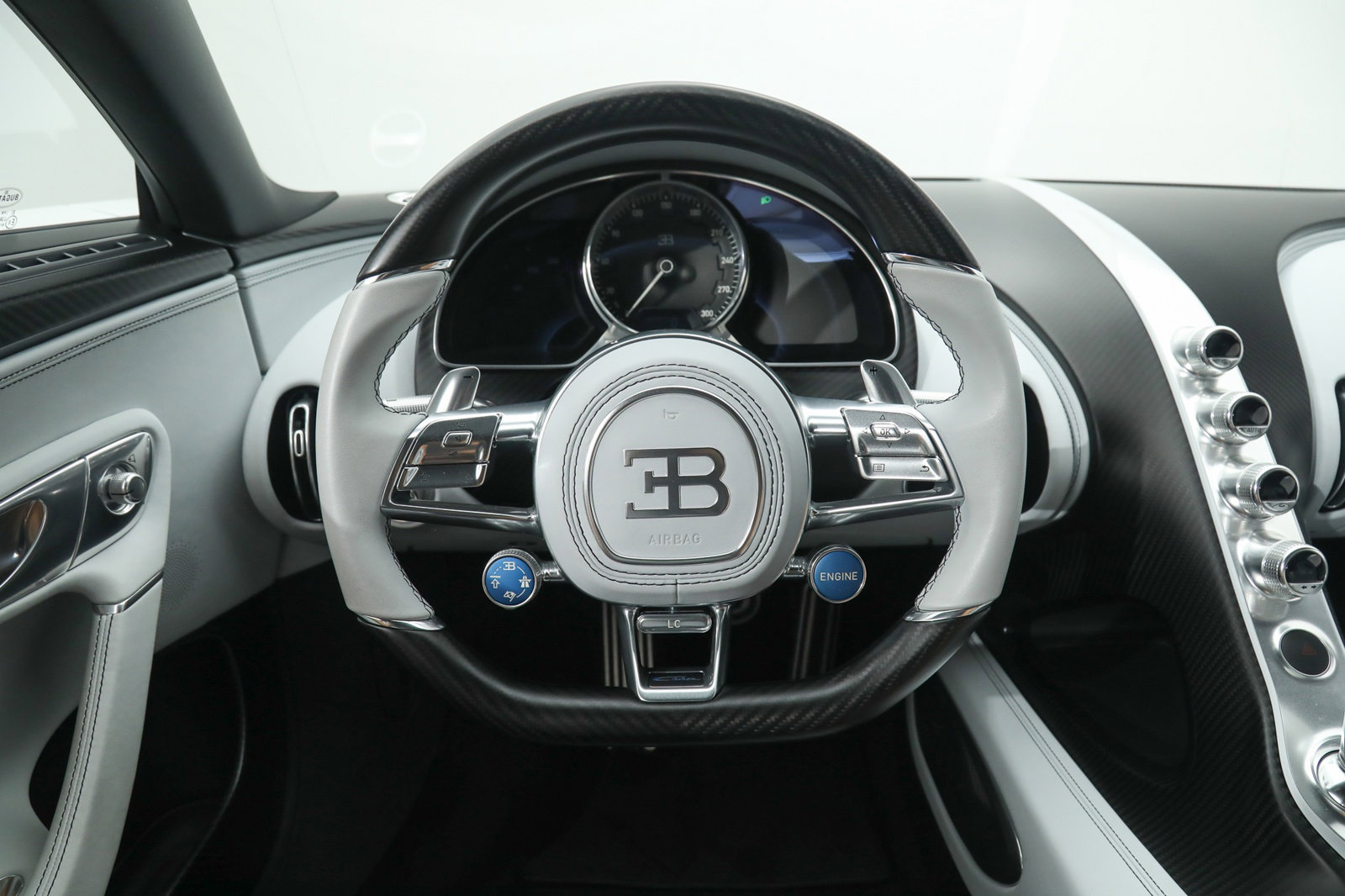 2019 BUGATTI CHIRON, 3/26