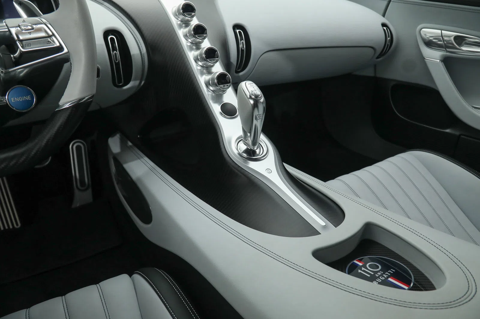 2019 Bugatti Chiron interior, center console