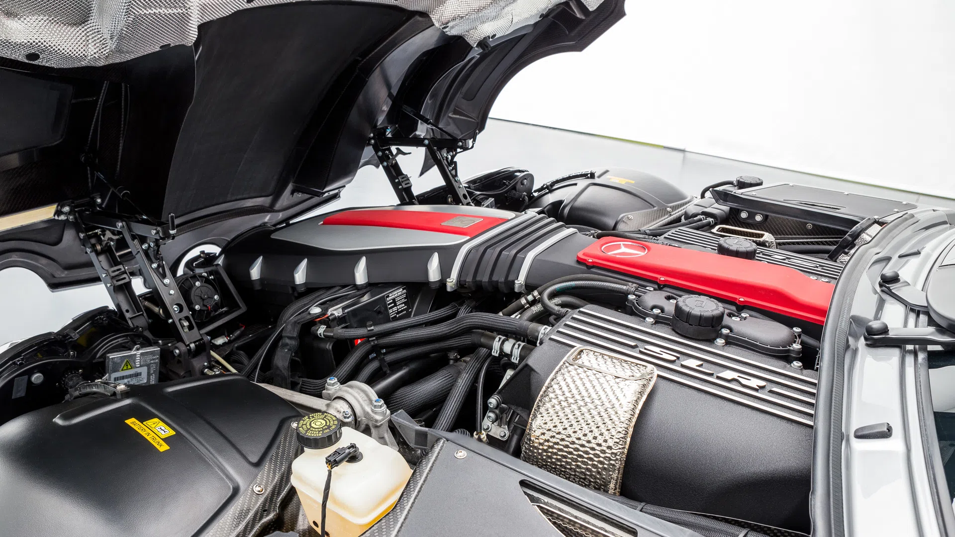 2009 Mercedes-Benz SLR McLaren Edition 722S Roadster engine