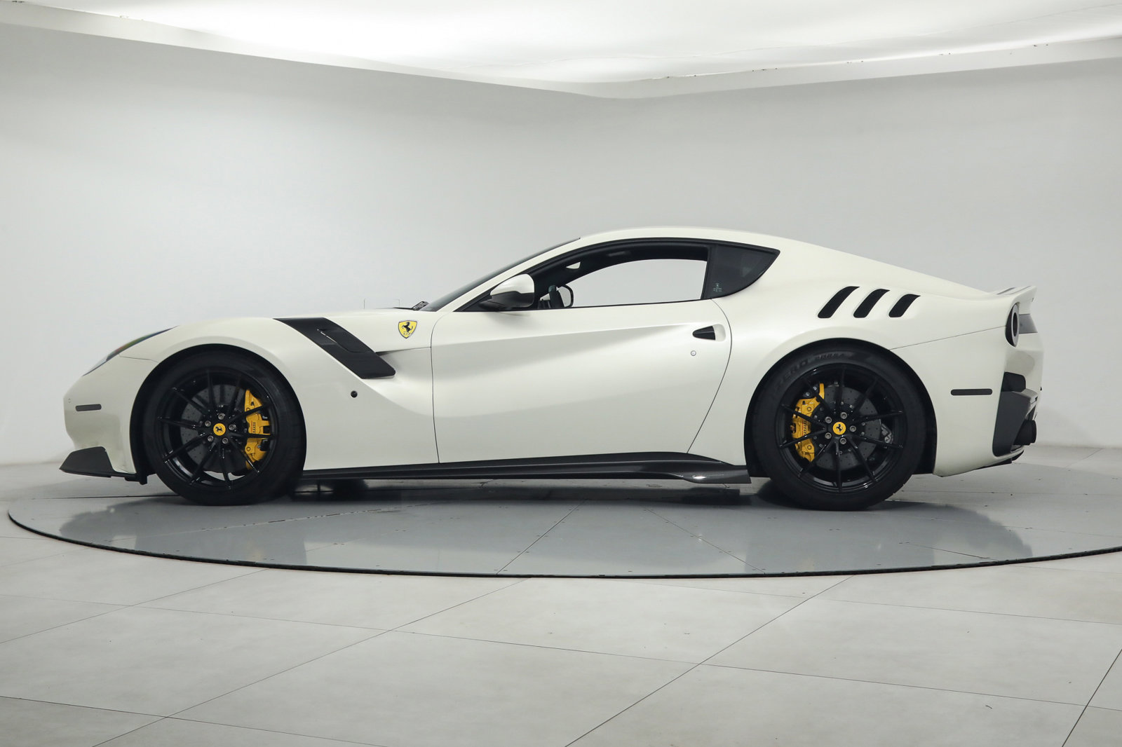 2017 Ferrari F12 TDF, 3/17