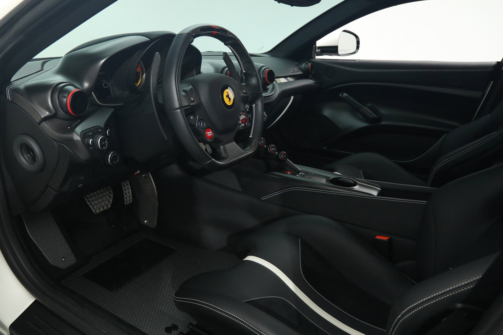2017 Ferrari F12 TDF, 4/17