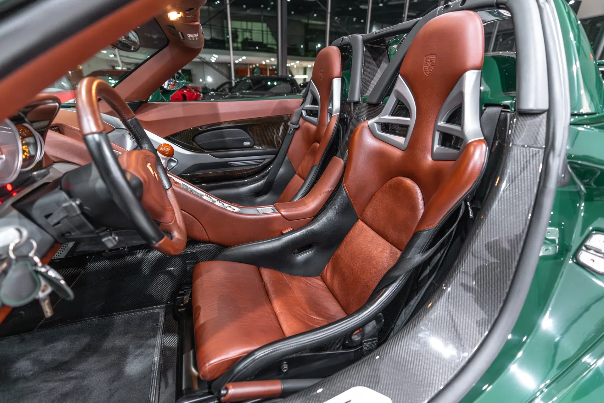 2005 Porsche Carrera GT interior, seats, Dark Gray