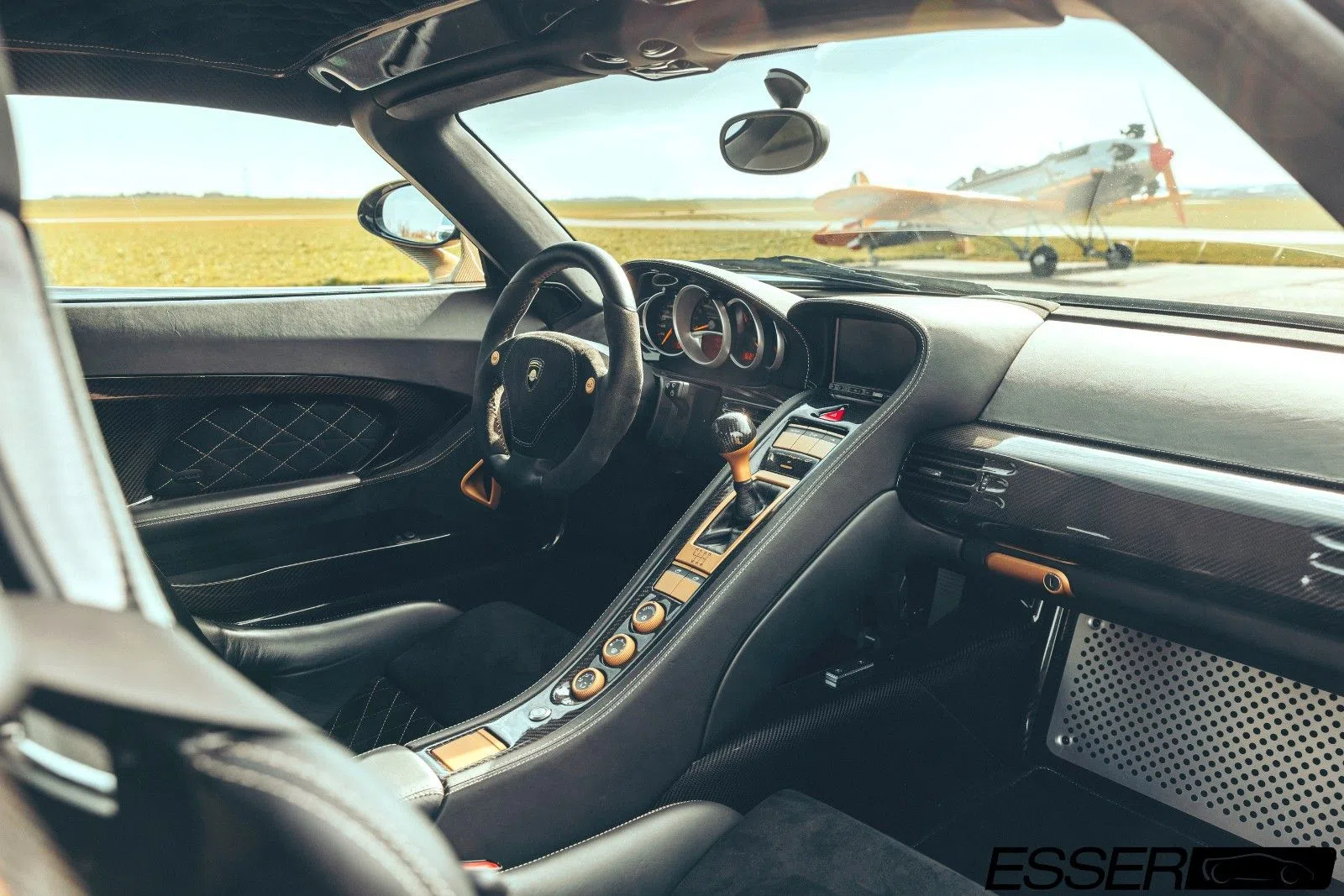 2004 Porsche Carrera GT : Gemballa Mirage GT 'Gold Edition' interior, dashboard