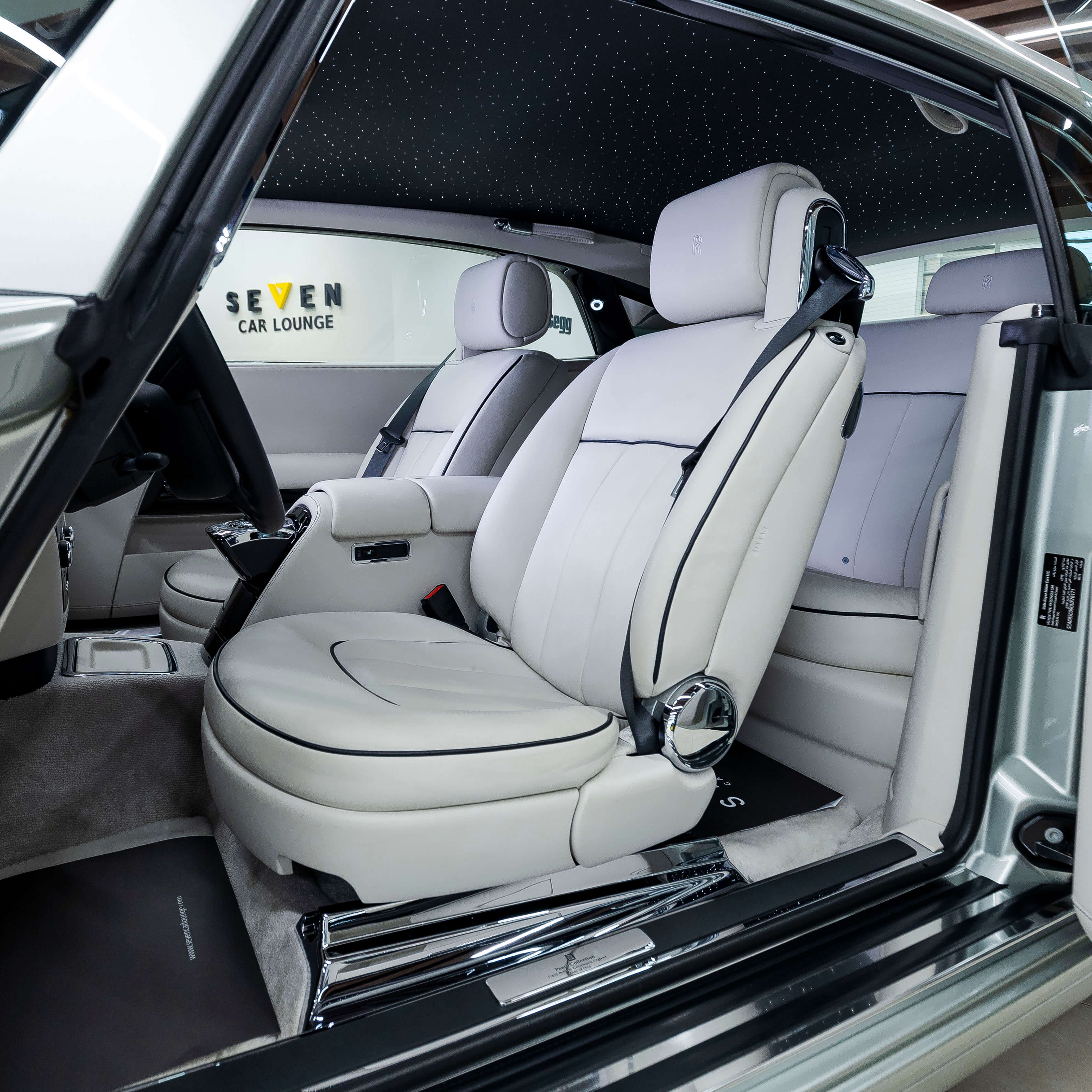 Rolls-Royce Phantom Coupe Pearl Collection One of One, 2/12