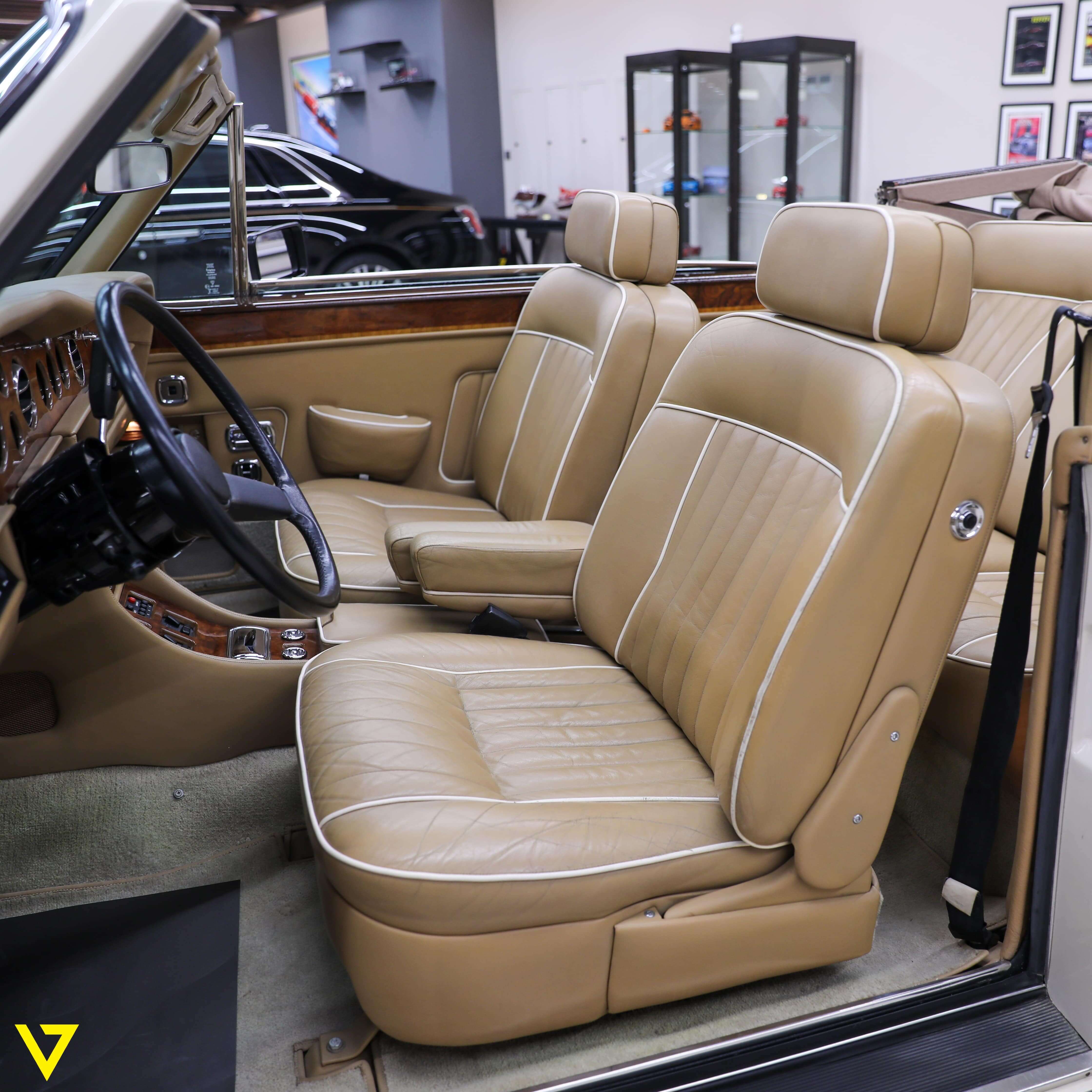 1987 Rolls-Royce Corniche II, 2/17